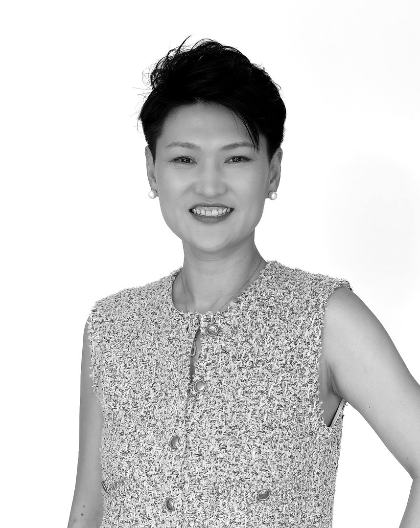 Nikki Wu, Sales Associate at 