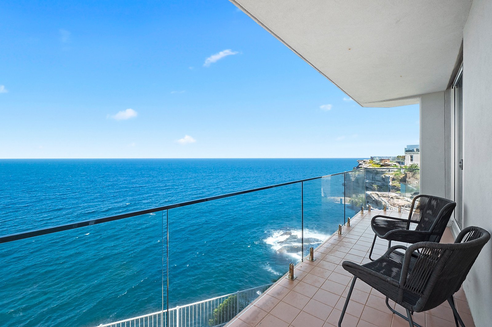 4/190 Hastings Parade, North Bondi Auction by Sydney Sotheby's International Realty - image 1