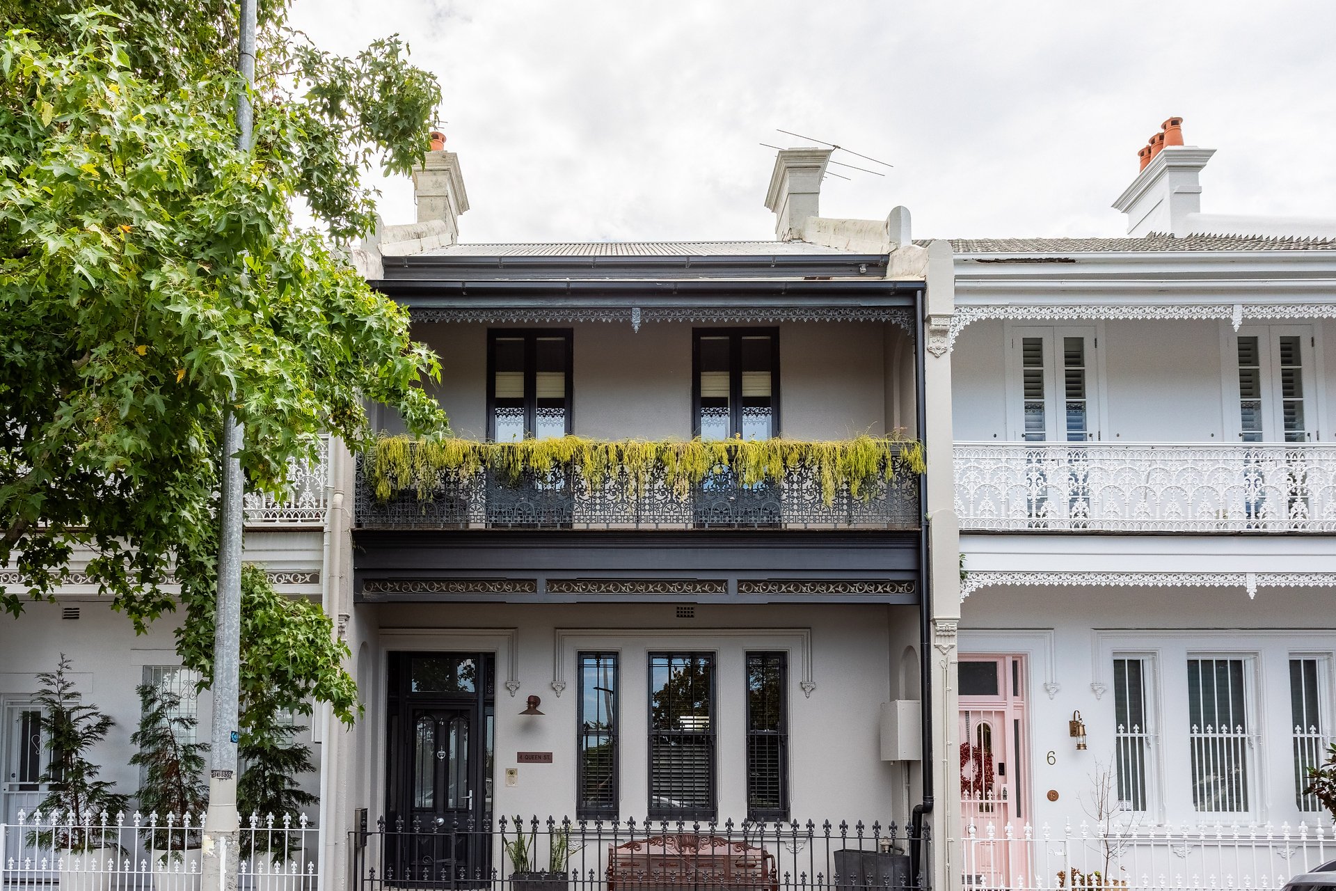 4 Queen Street, Woollahra Auction by Sydney Sotheby's International Realty - image 1