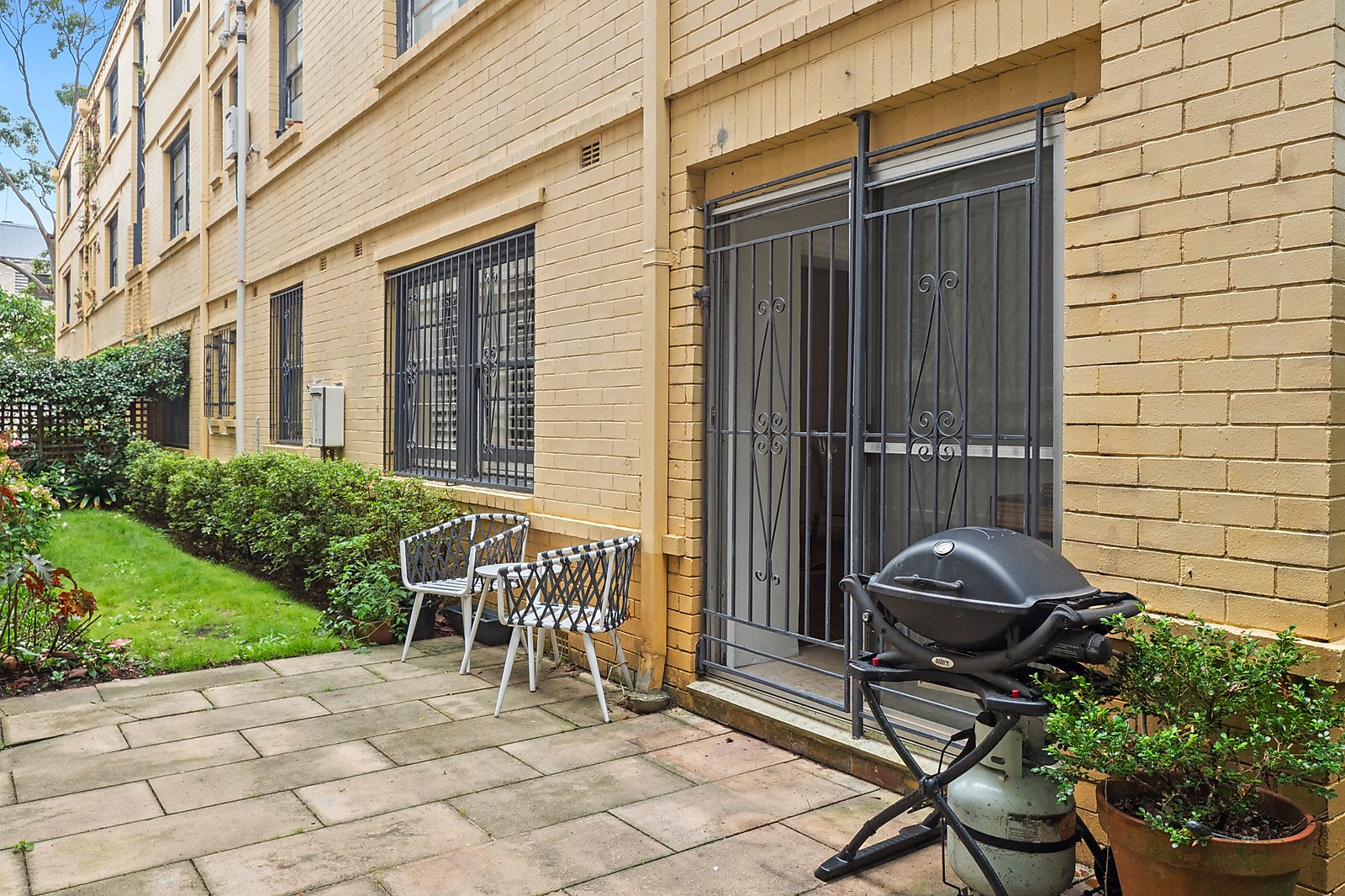 2/24 Cooper Street, Double Bay Auction by Sydney Sotheby's International Realty - image 1