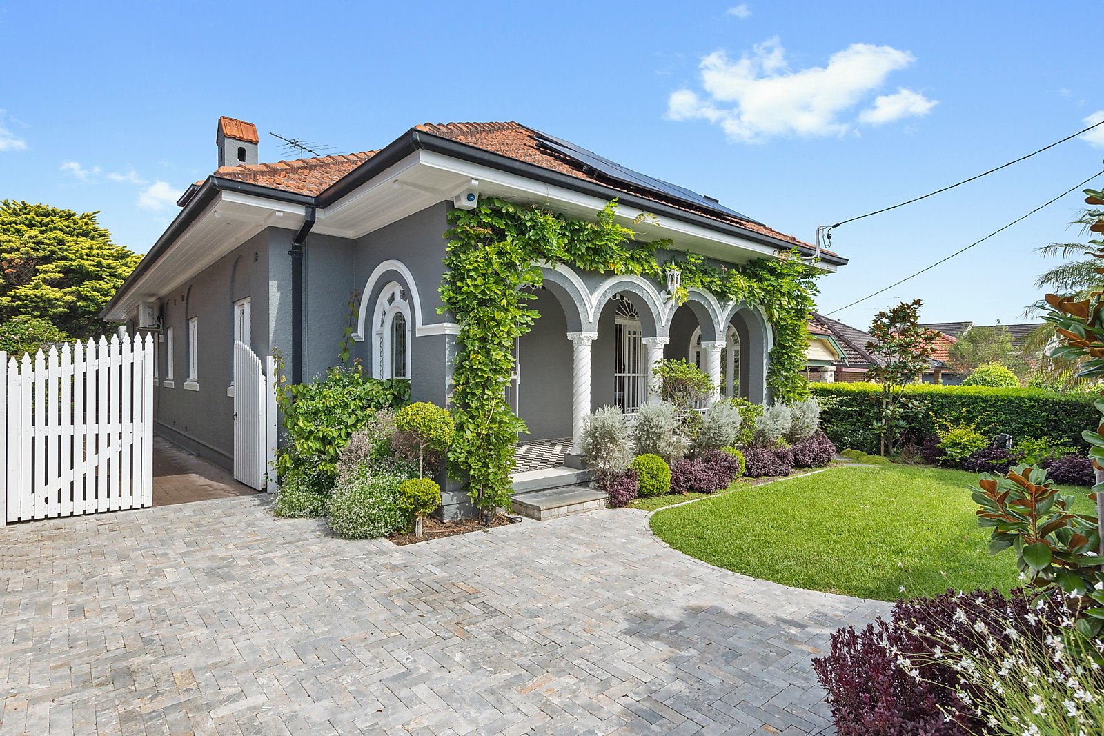 47 Tunstall Avenue, Kingsford Auction by Sydney Sotheby's International Realty - image 1